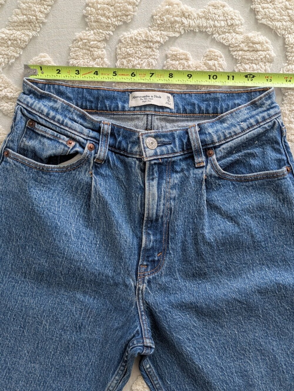 Abercrombie & fitch the 80s mom high rise Ankle jeans With Pleats Size 28 / 6 S - Picture 3 of 8